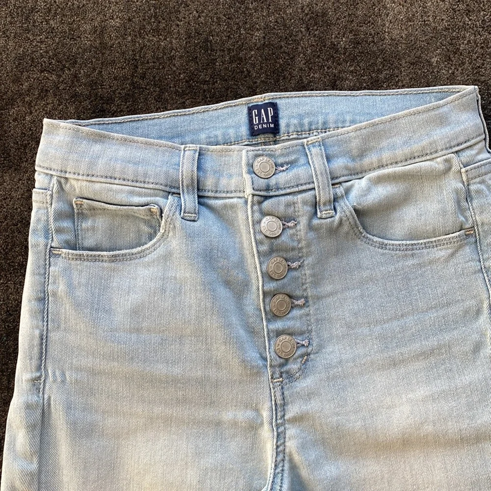Gap high-rise light wash jegging - Picture 2 of 7